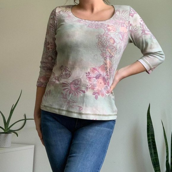 Soft light green and pink fairy floral 3/4 sleeve top - Picture 1 of 4